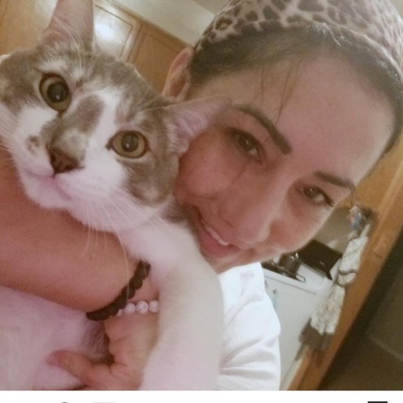 Meet your Posher, Sandy - Picture 1 of 1